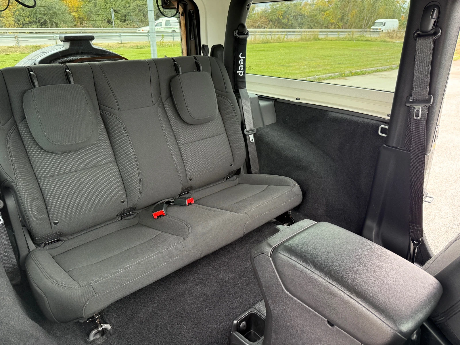 Jeep Wrangler 3.6i-SPORT-95000kmTOP | Mobile.bg   10