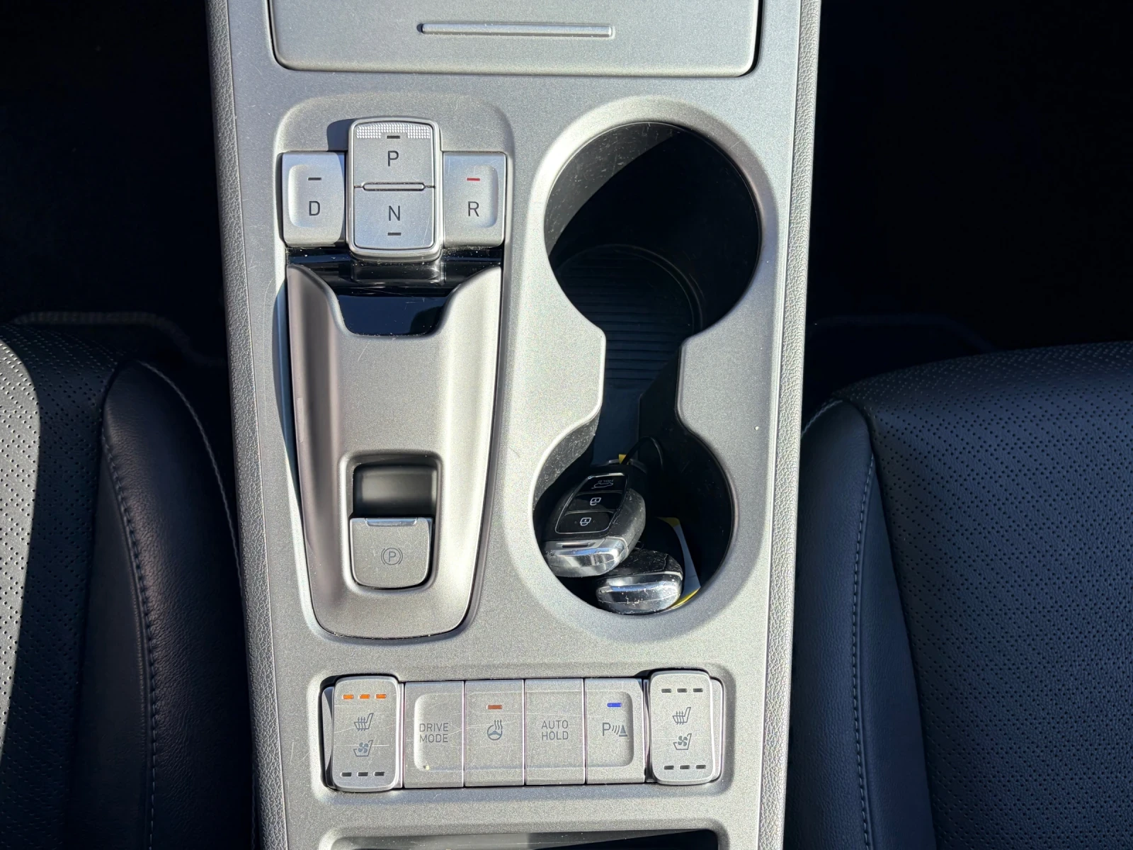 Hyundai Kona PREMIUM 64kw 204pc TERMOPOMPA!!! SOH 99% FUL!!!, снимка 11 - Автомобили и джипове - 53729216