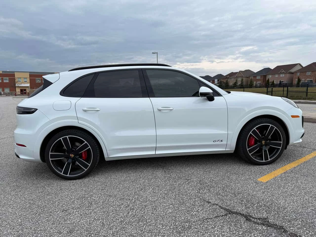 Porsche Cayenne * GTS * ПАНОРАМА* КАМЕРА* ДИСТРОНИК* , снимка 3 - Автомобили и джипове - 54145265