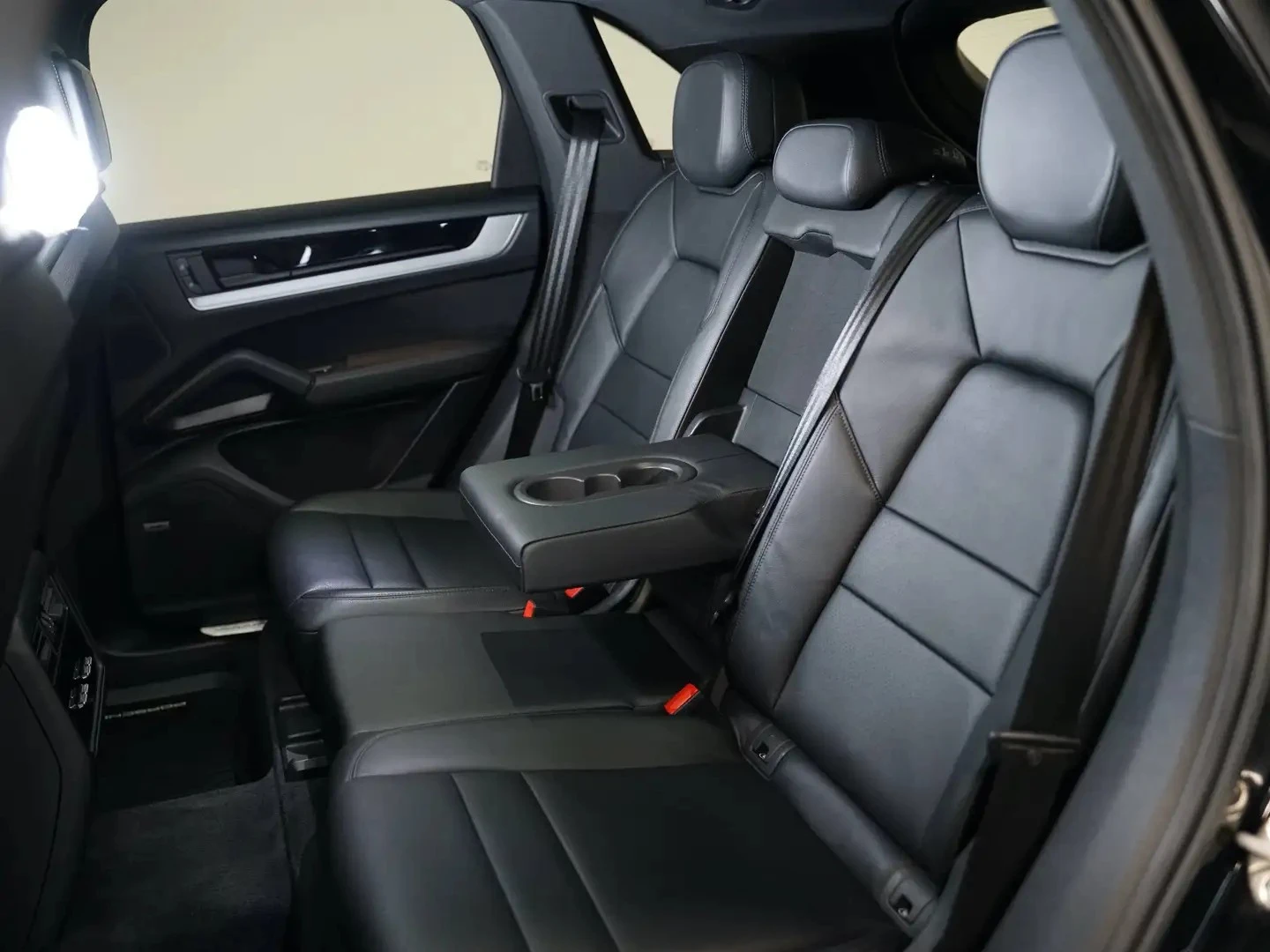 Porsche Cayenne PREMIUM PLUS PKG / DUAL SCREEN / ПАНОРАМА / ОБДУХ , снимка 14 - Автомобили и джипове - 54986900