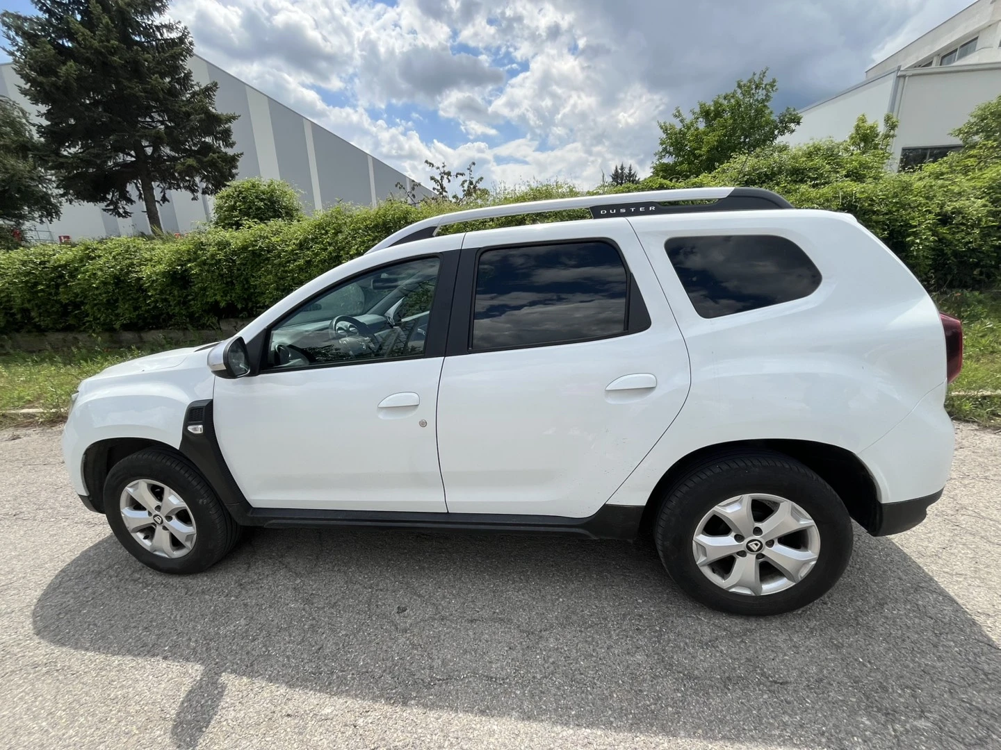 Dacia Duster, снимка 4 - Автомобили и джипове - 55099804