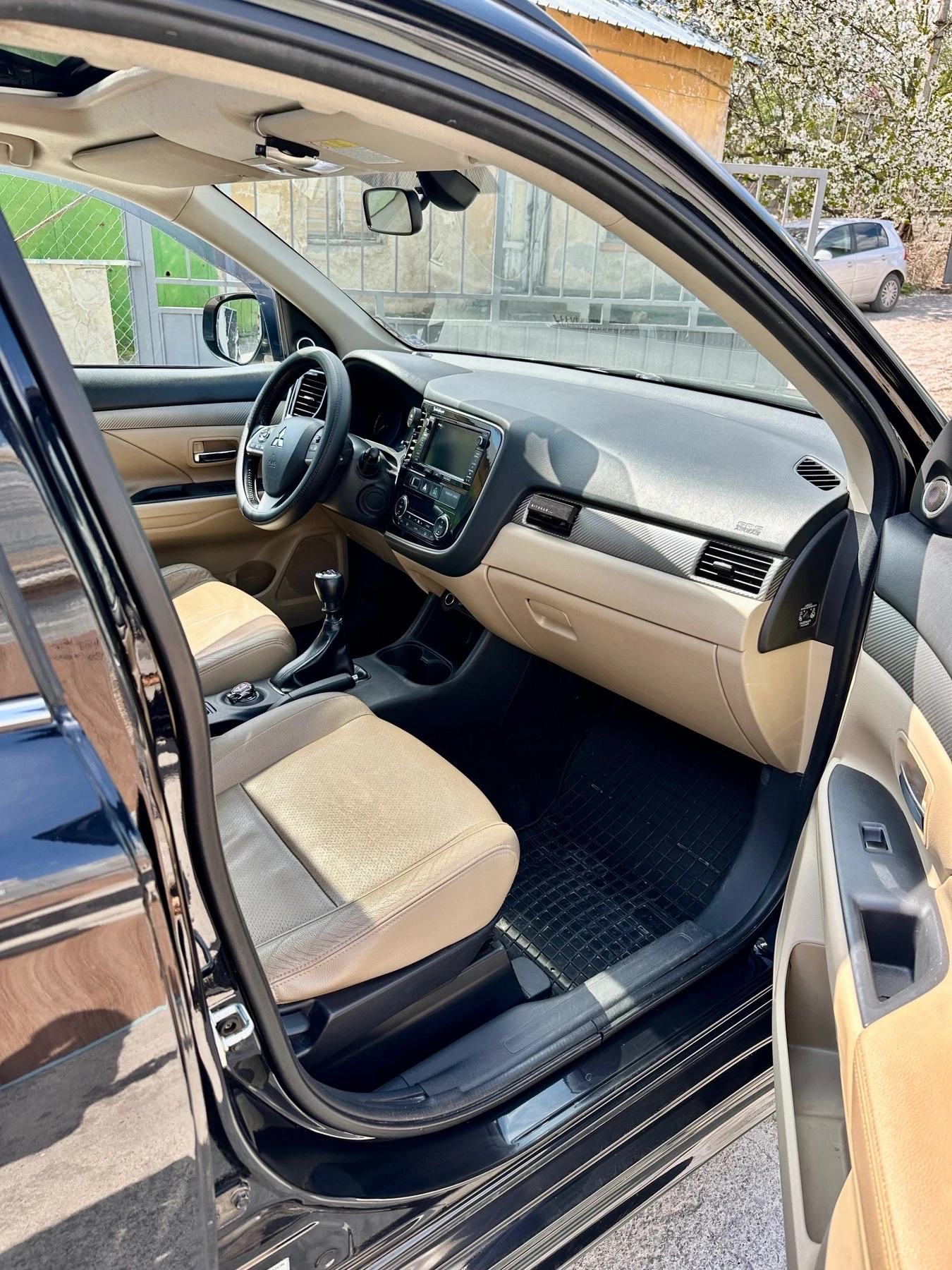 Mitsubishi Outlander 2.2Di-D, снимка 7 - Автомобили и джипове - 55887855