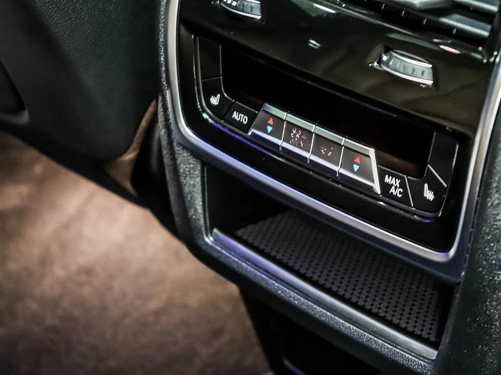 BMW X5 xDrive40i /M sport/ Панорама/Adaptive cruis/Криста, снимка 16 - Автомобили и джипове - 55940435