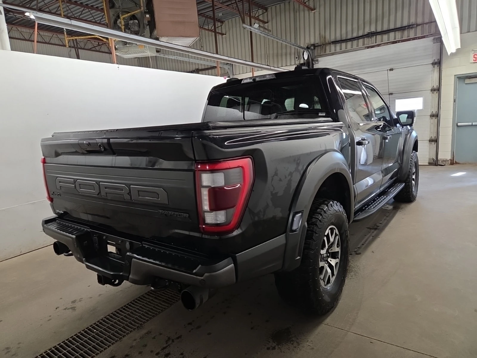 Ford F150 * RAPTOR CREW CAB SHORT BED * CARFAX * ОПЦИЯ ЗА ФИ, снимка 3 - Автомобили и джипове - 56059648