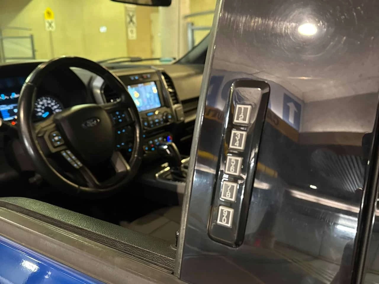 Ford F150 * 4WD SuperCrew Box * CARFAX * ����� �� ���������� | Mobile.bg � ����������� 10