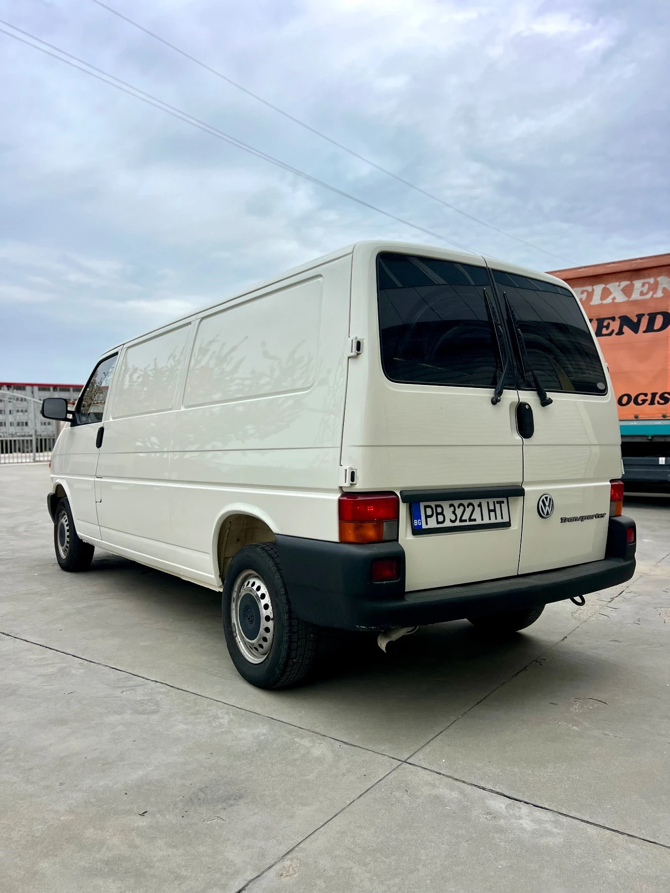 VW T4 1.9turbodiesel УНИКАТ! , снимка 2 - Бусове и автобуси - 54209664