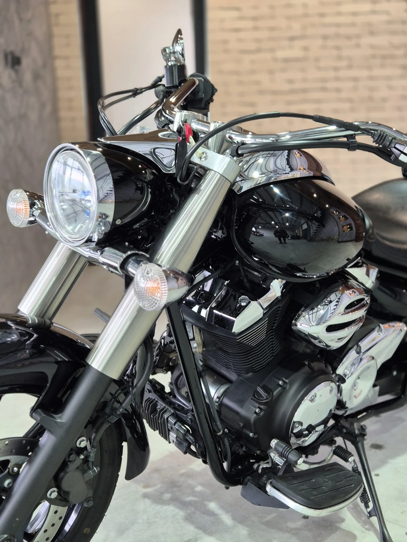 Yamaha Xvs 950 Midnight Star 14000км!!! Нов внос ШВЕЙЦАРИЯ!!!, снимка 10 - Мотоциклети и мототехника - 53965015