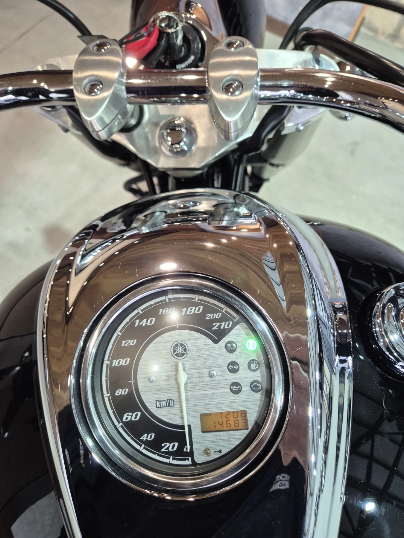 Yamaha Xvs 950 Midnight Star 14000км!!! Нов внос ШВЕЙЦАРИЯ!!!, снимка 16 - Мотоциклети и мототехника - 53965015