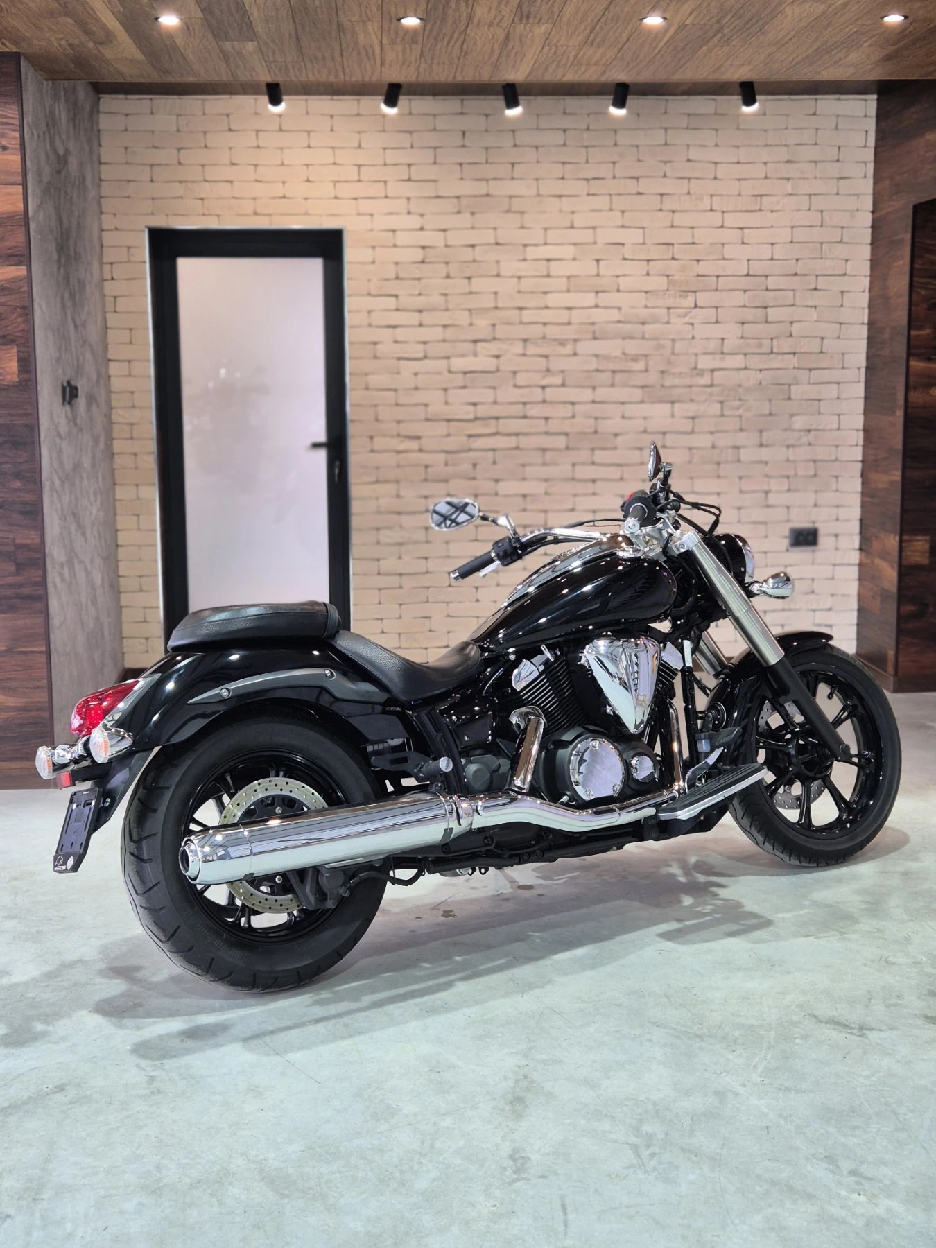 Yamaha Xvs 950 Midnight Star 14000км!!! Нов внос ШВЕЙЦАРИЯ!!!, снимка 8 - Мотоциклети и мототехника - 53965015