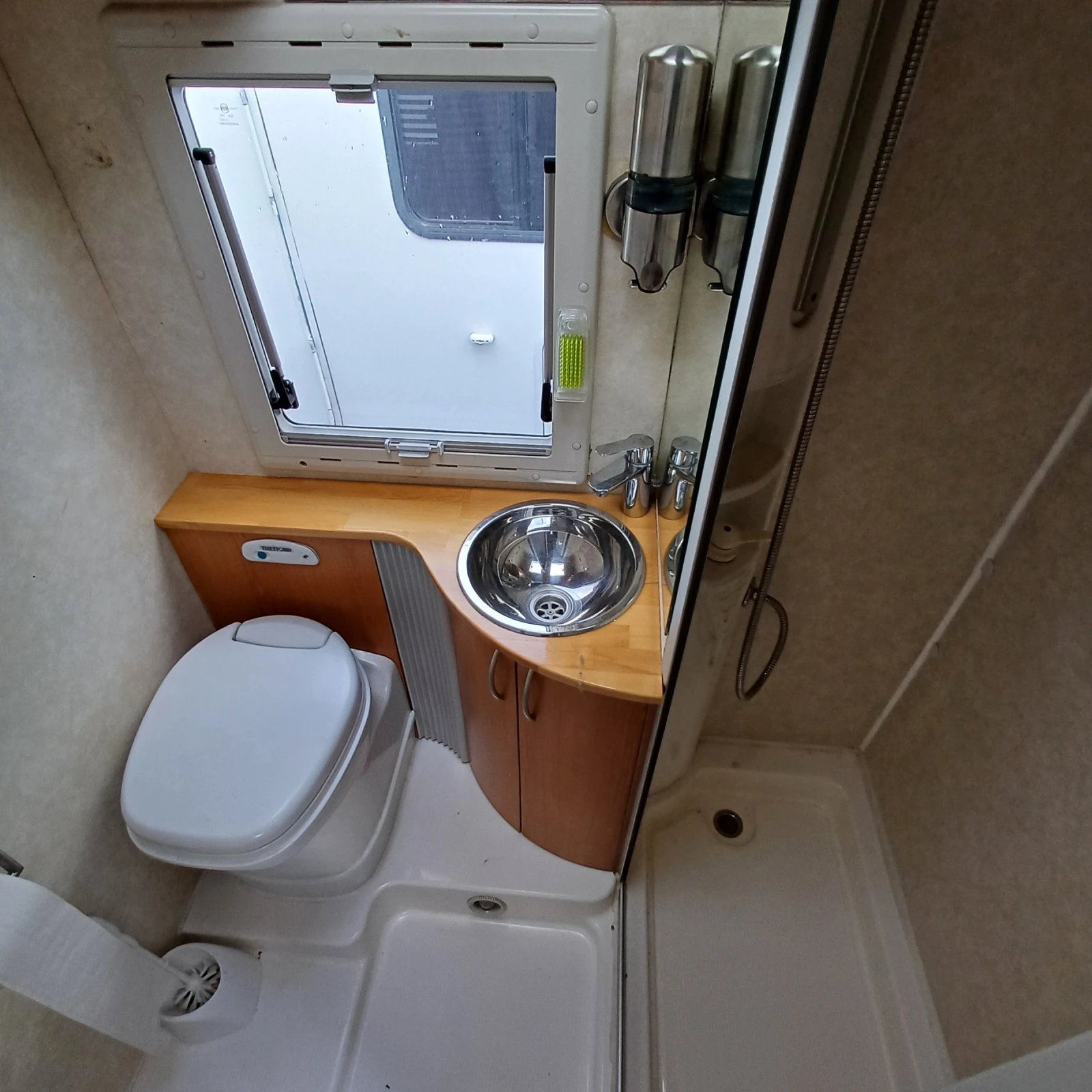 Кемпер Pilote Galaxy 871, снимка 10 - Каравани и кемпери - 56613301