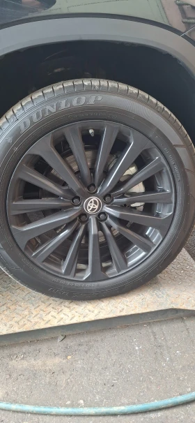        235/55R20  Toyota Highlander