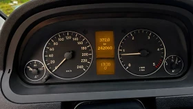 Mercedes-Benz A 180, снимка 15