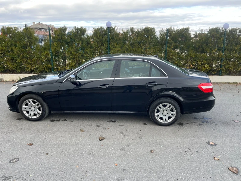 Mercedes-Benz E 200 2.0D, снимка 12 - Автомобили и джипове - 47598398