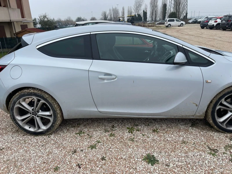 Opel Astra (КАТО НОВА), снимка 4 - Автомобили и джипове - 48773518