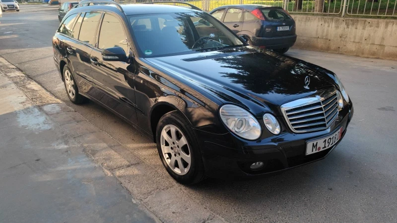 Mercedes-Benz E 200, снимка 11 - Автомобили и джипове - 52676572