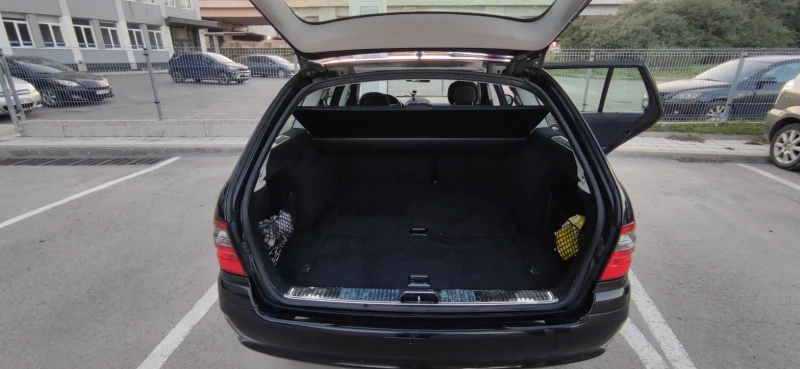 Mercedes-Benz E 200, снимка 16 - Автомобили и джипове - 52676572