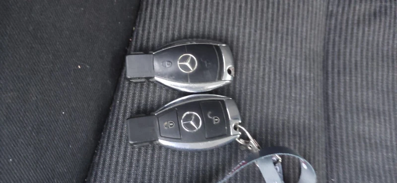 Mercedes-Benz E 200, снимка 4 - Автомобили и джипове - 52676572