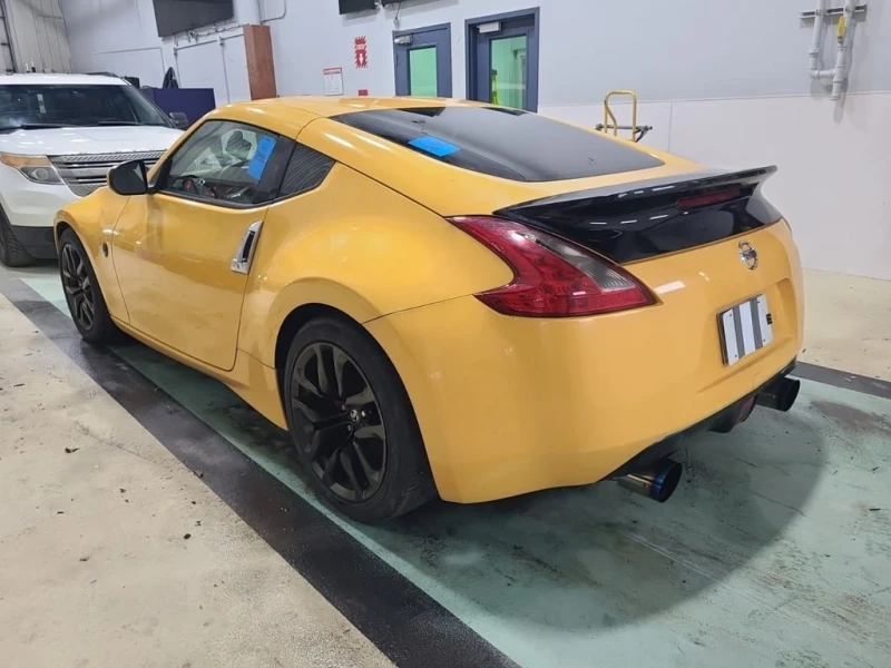 Nissan 370Z * MT * CARFAX * БЕЗ ПЪРВОНАЧАЛНА ВНОСКА, снимка 4 - Автомобили и джипове - 53354298