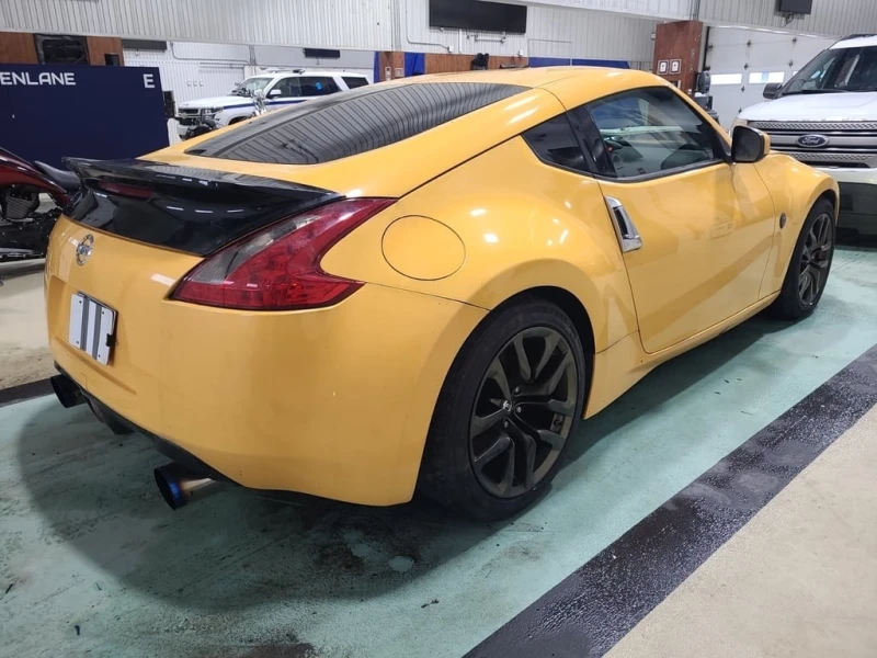 Nissan 370Z * MT * CARFAX * БЕЗ ПЪРВОНАЧАЛНА ВНОСКА, снимка 3 - Автомобили и джипове - 53354298