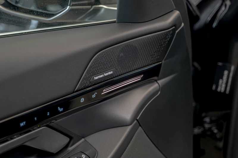 BMW 520 d/Harman Kardon/HuD/Virtual/Обдухване/Камера 360/, снимка 8 - Автомобили и джипове - 53479913