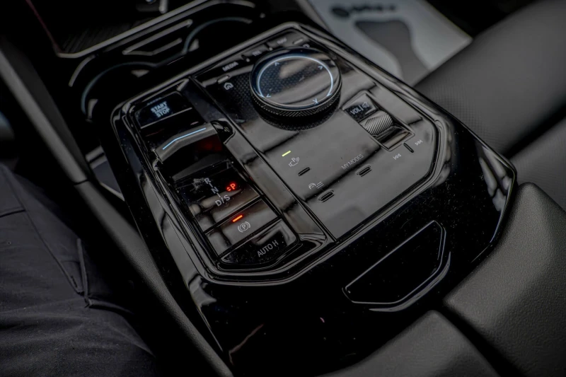 BMW 520 d/Harman Kardon/HuD/Virtual/Обдухване/Камера 360/, снимка 10 - Автомобили и джипове - 53479913