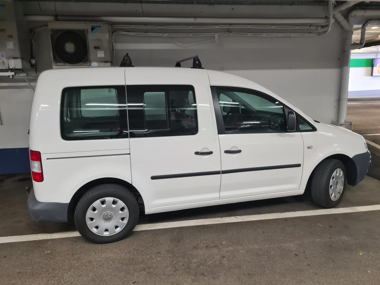 VW Caddy МЕТАН, КЛИМАТИК, ПЛЪЗГАЩИ ВРАТИ, ТЕГЛИЧ, НАЙ ДОБЪР, снимка 1