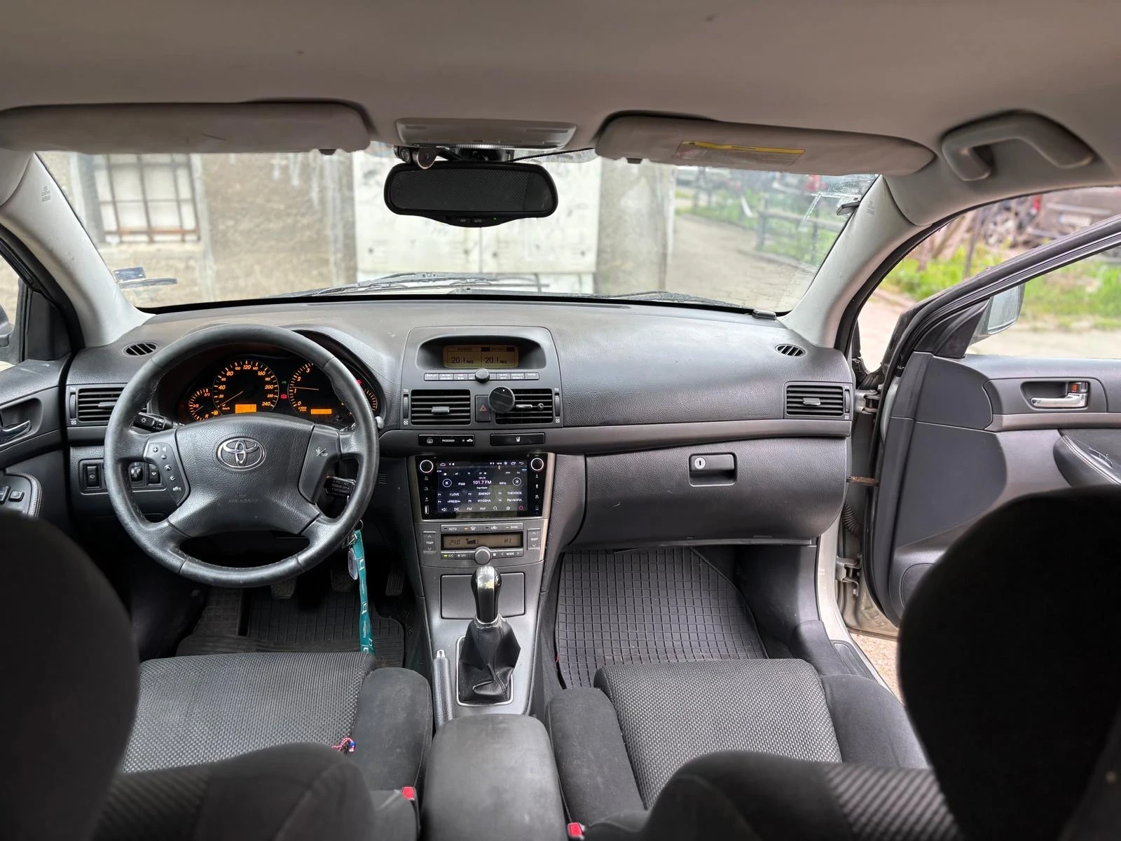 Toyota Avensis  - изображение 6