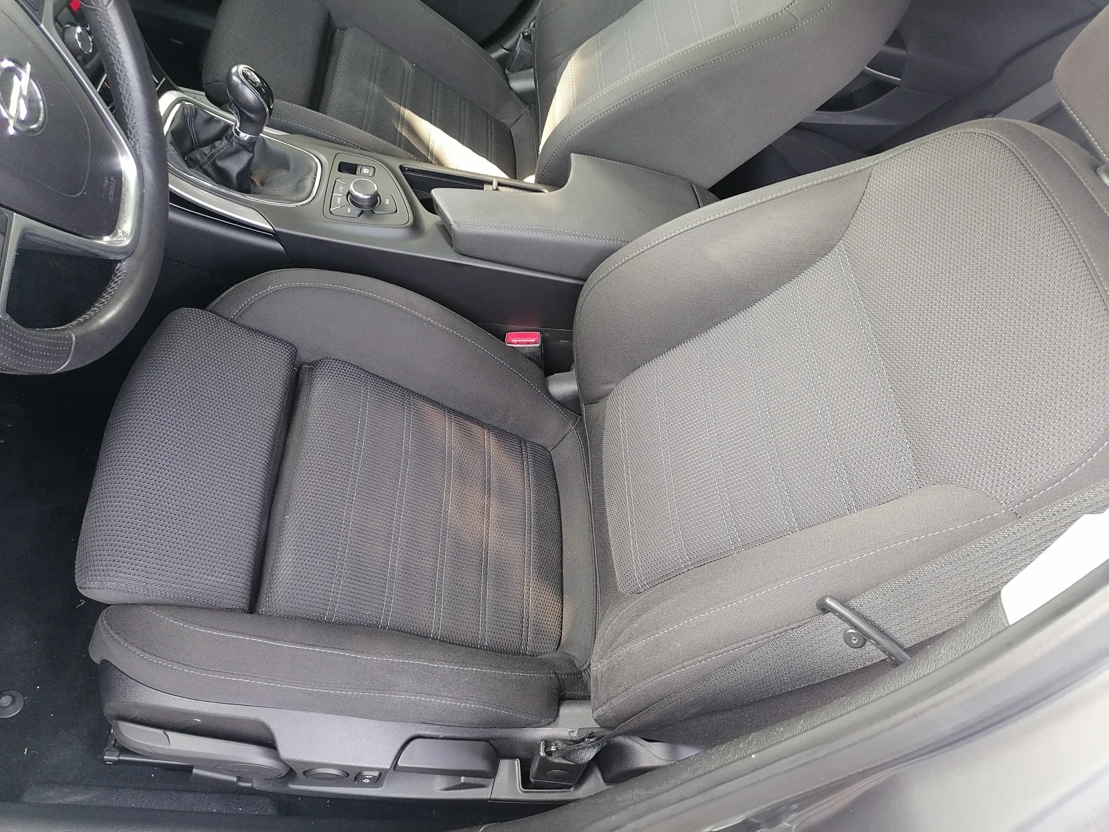 Opel Insignia 1.6i Turbo Navi | Mobile.bg — изображение 12