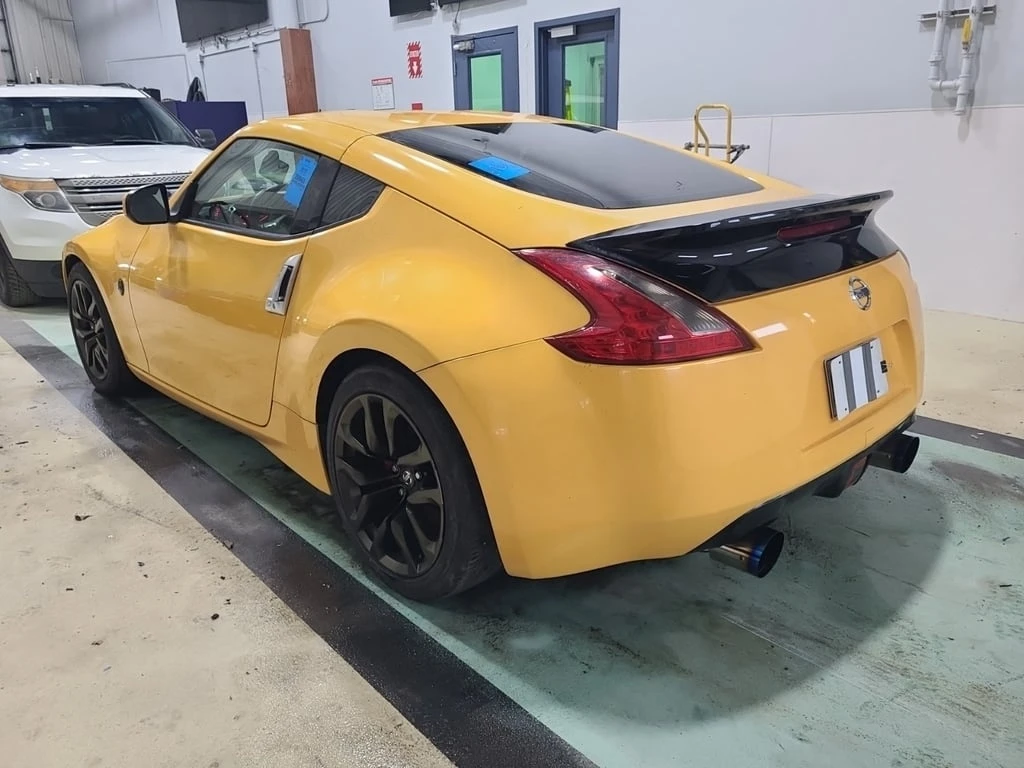 Nissan 370Z * MT * CARFAX * БЕЗ ПЪРВОНАЧАЛНА ВНОСКА - изображение 4