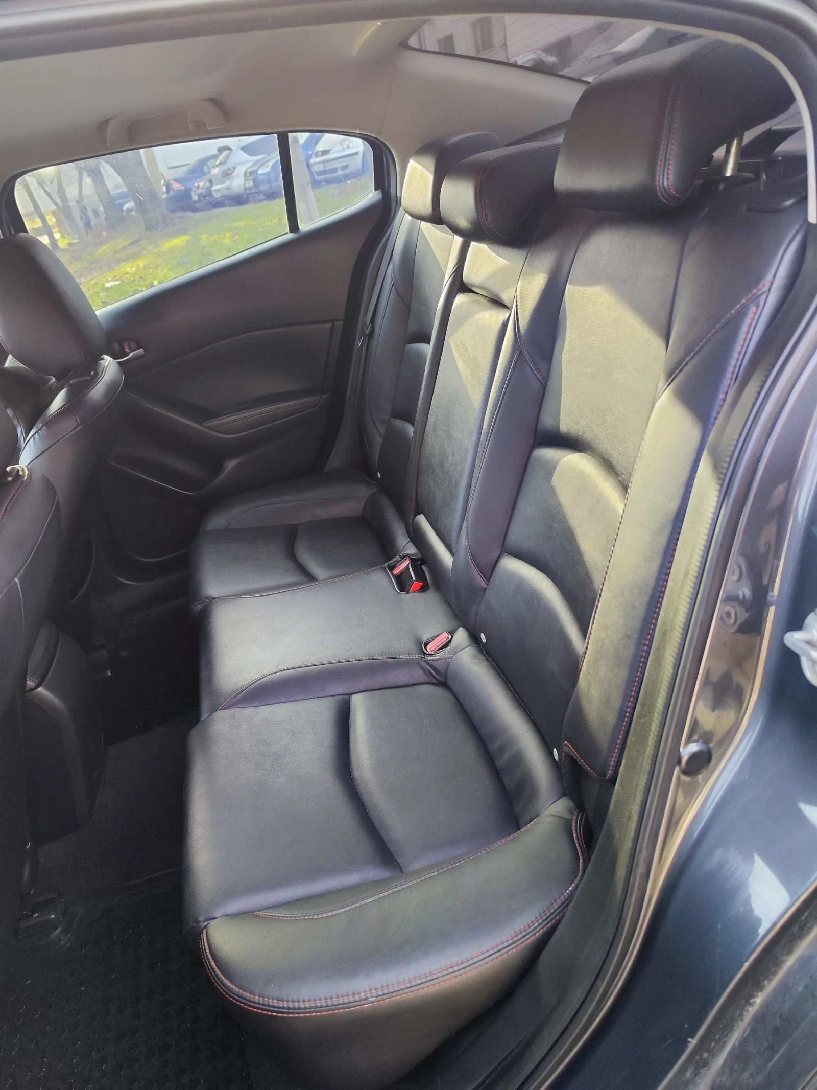 Mazda 3 2.5 SKAYACTIV , снимка 7 - Автомобили и джипове - 53484906