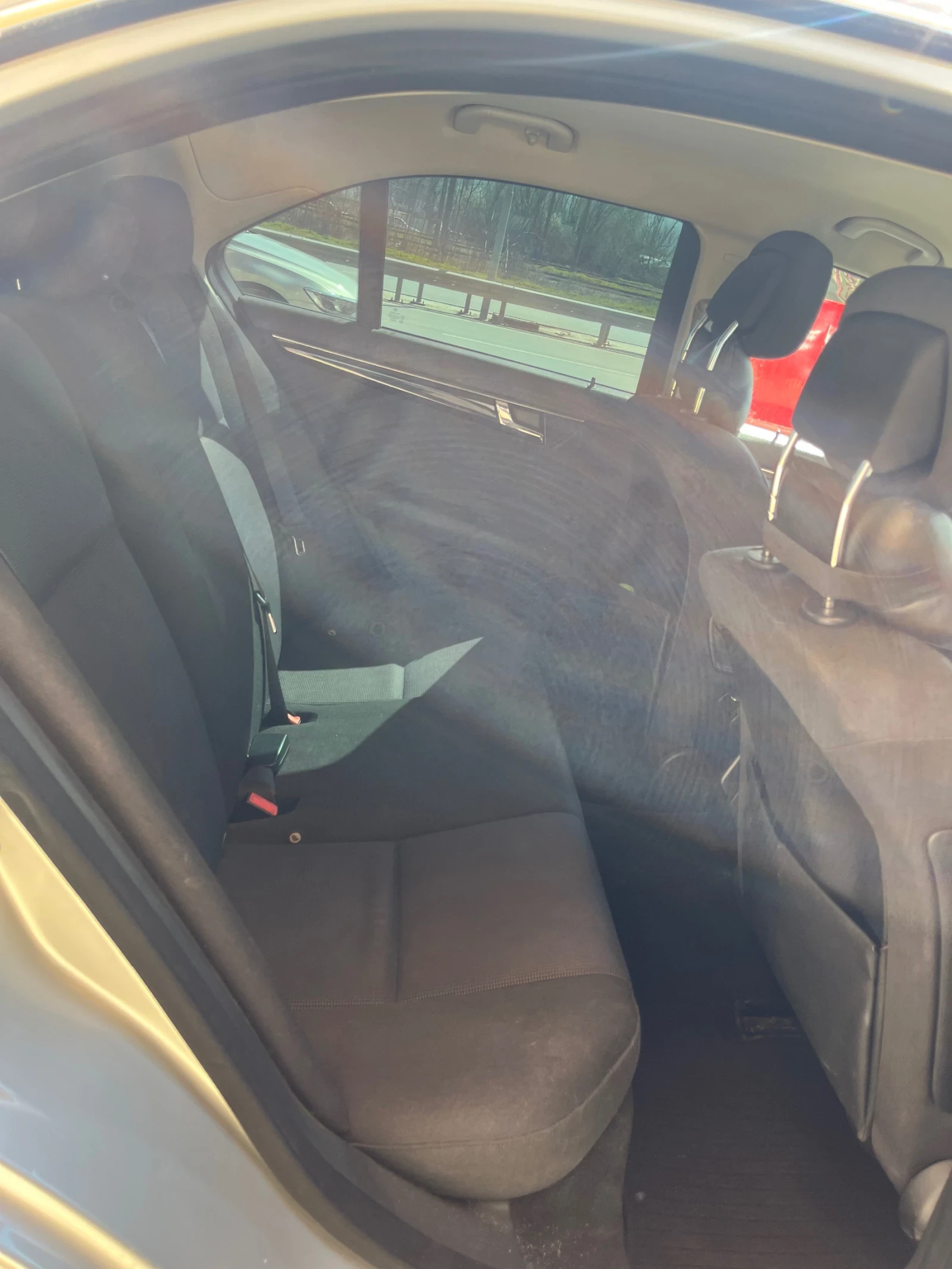 Mercedes-Benz C 220, снимка 7 - Автомобили и джипове - 54006198