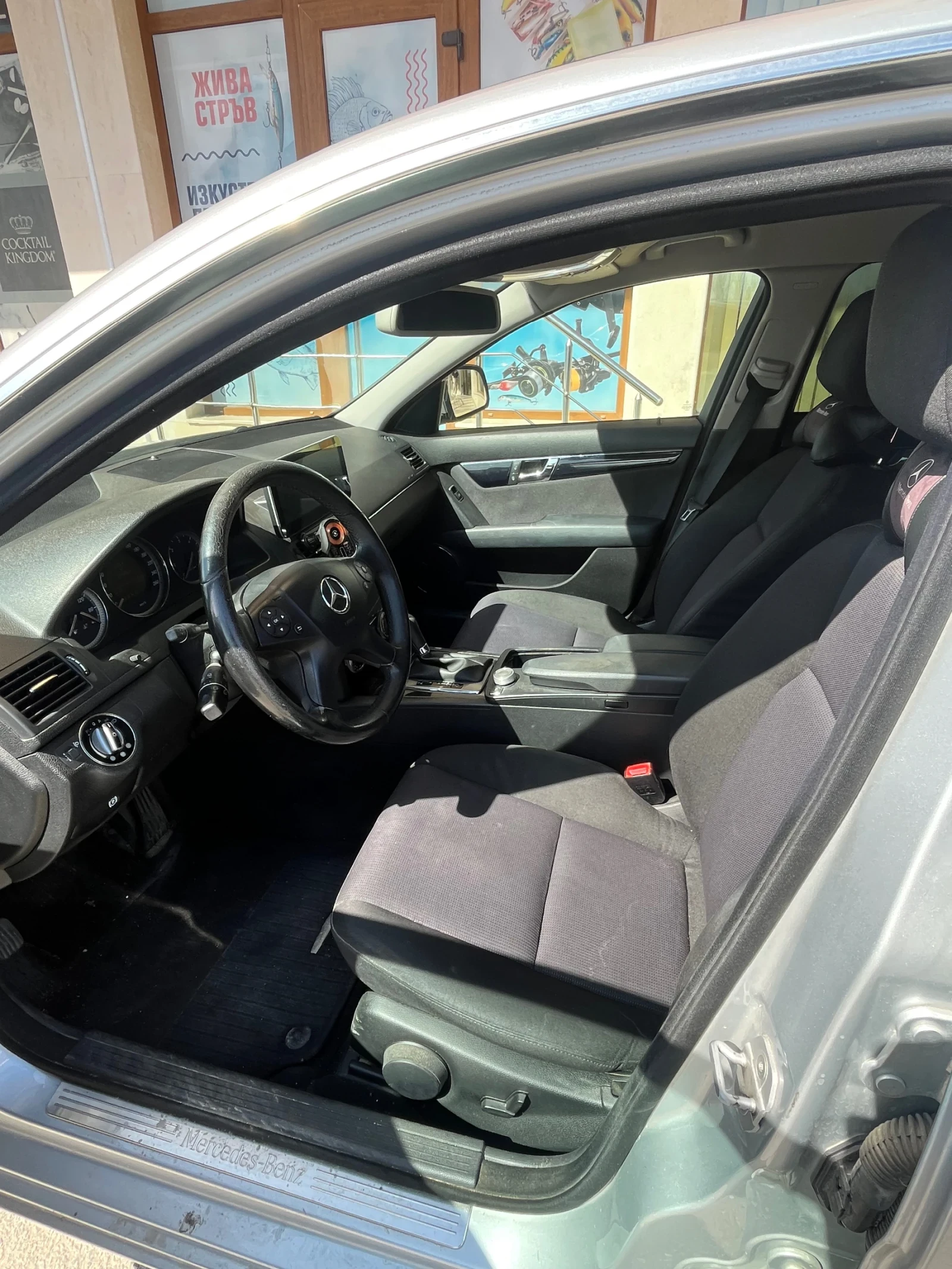 Mercedes-Benz C 220, снимка 6 - Автомобили и джипове - 54006198