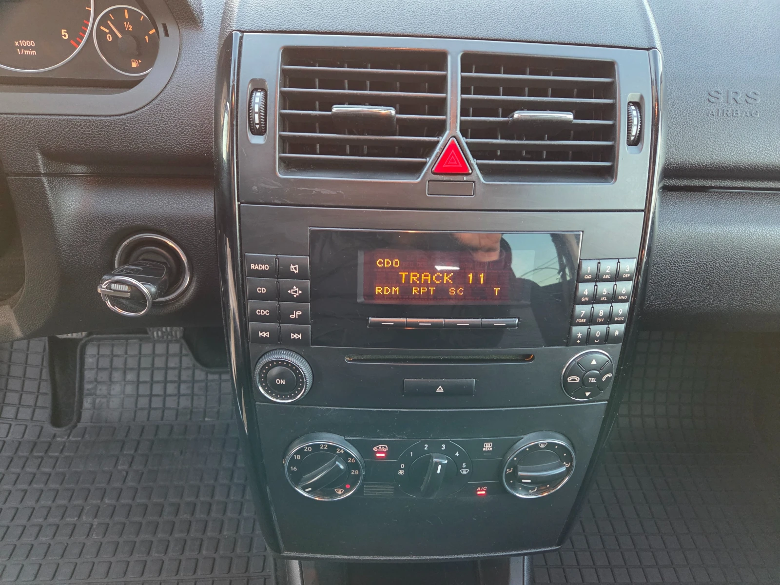 Mercedes-Benz A 160 CDI 82Hp Elegance Euro4 5dr, снимка 9 - Автомобили и джипове - 54134790