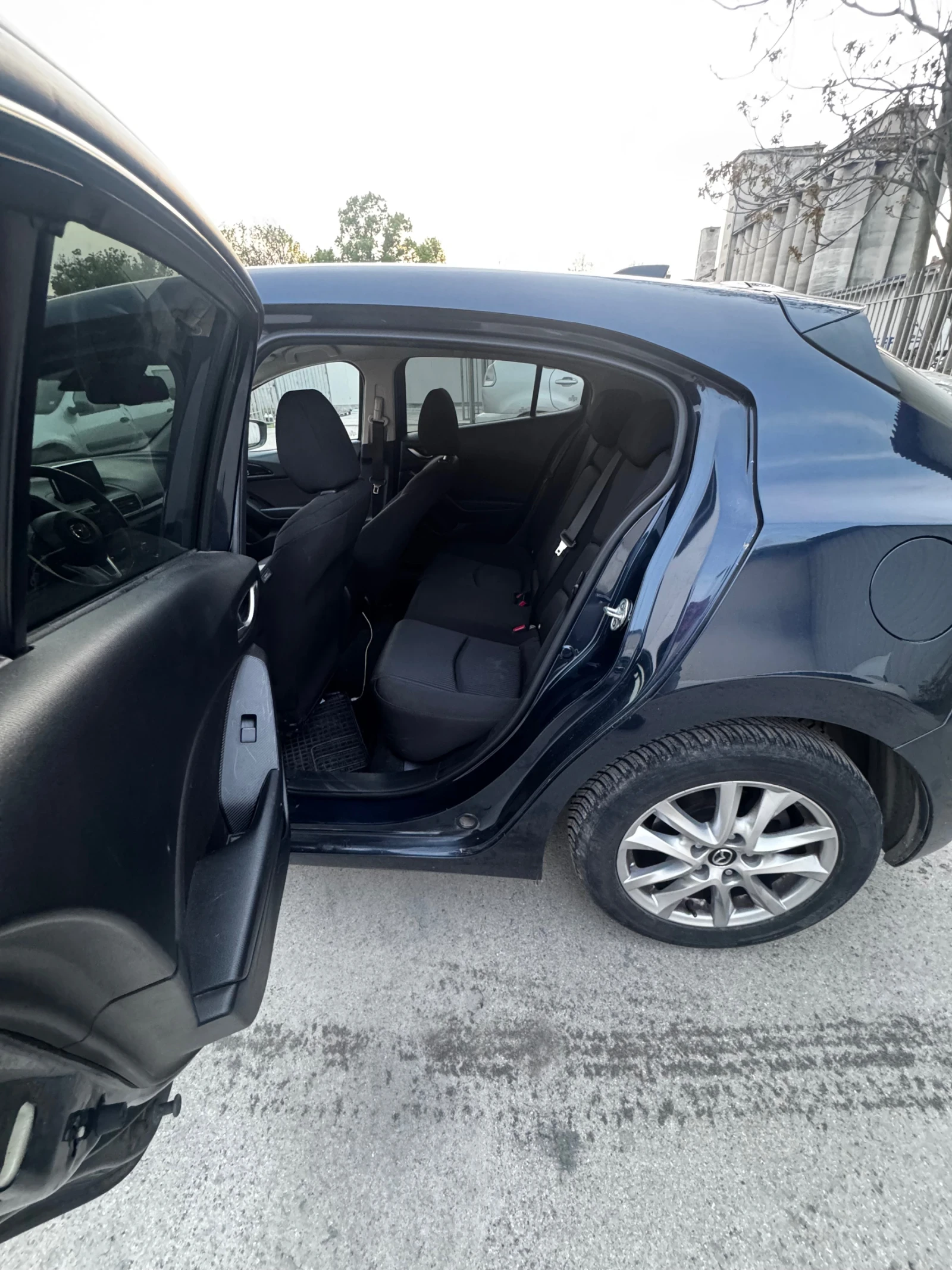 Mazda 3, снимка 12 - Автомобили и джипове - 54445723