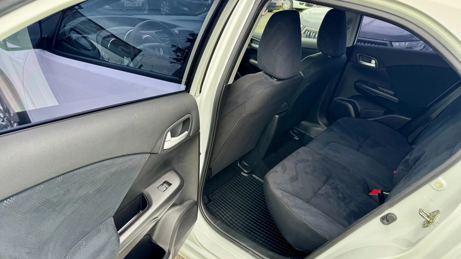 Honda Civic 1.8i ���������! ���� ���������! LED, ������, Navi. | Mobile.bg � ����������� 11