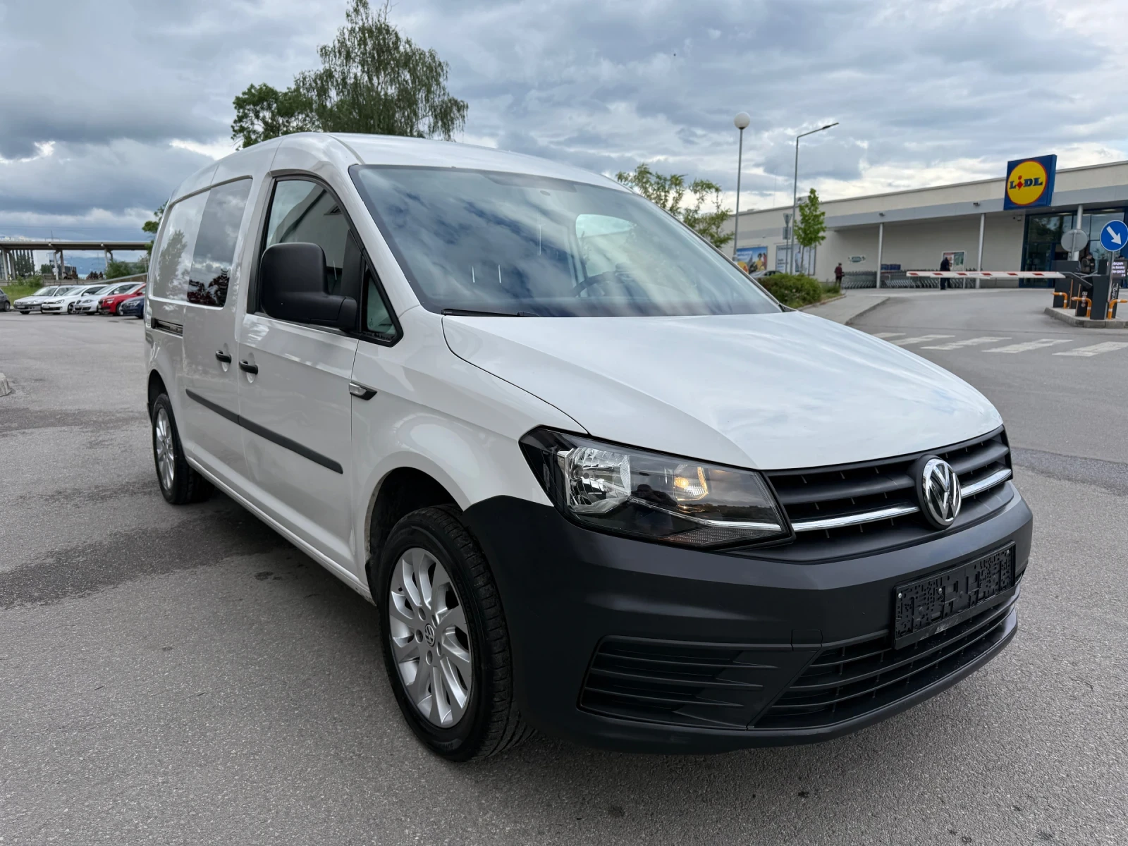 VW Caddy * 1.4TSI* MAXI* CLIMA* TEMPO* KOJA* , снимка 3 - Автомобили и джипове - 54653793