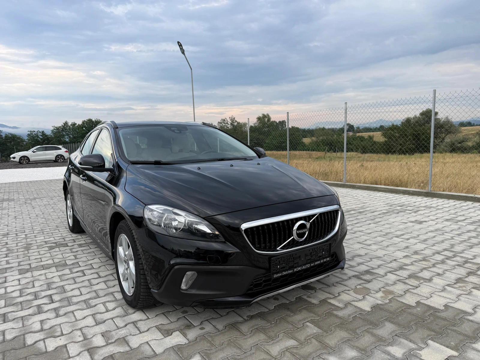Volvo V40 Cross Country 2.0D NAVI CAMERA , снимка 8 - Автомобили и джипове - 55017153