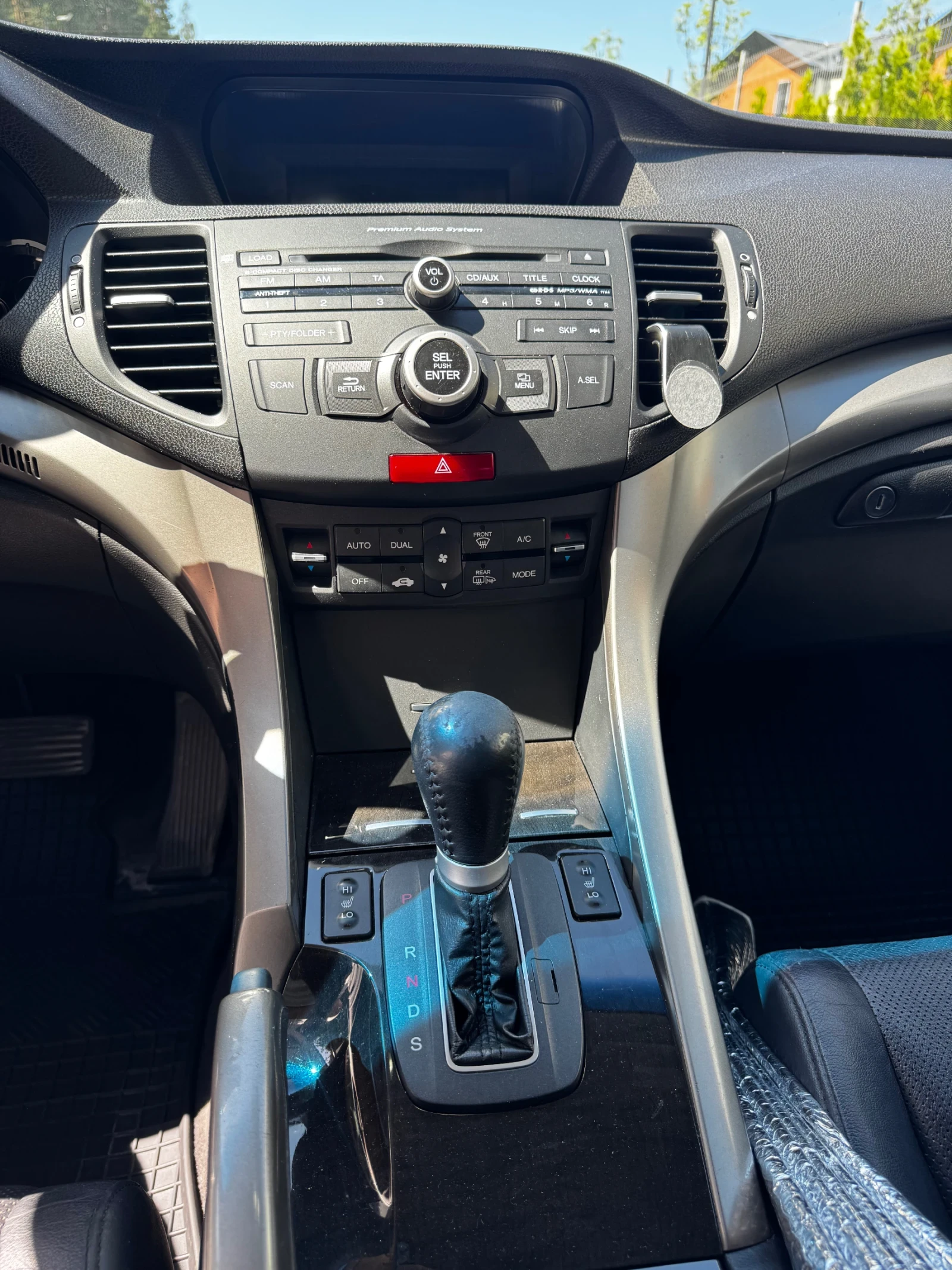Honda Accord 2.4 Vtec с Газ, снимка 6 - Автомобили и джипове - 55075863