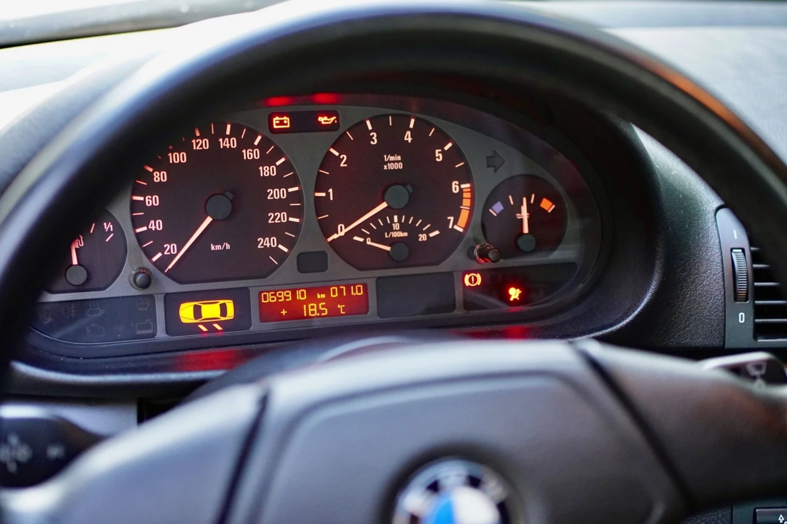 BMW 318 Е 46, снимка 7 - Автомобили и джипове - 55175432