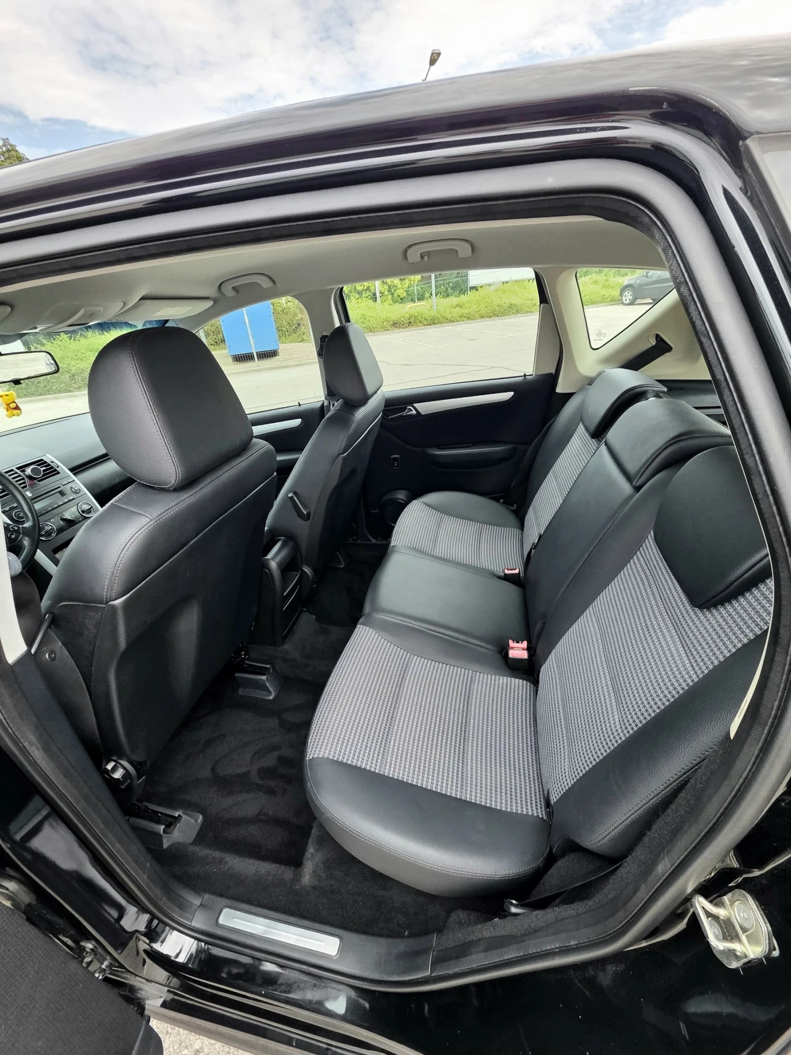 Mercedes-Benz A 180, снимка 12 - Автомобили и джипове - 55403671
