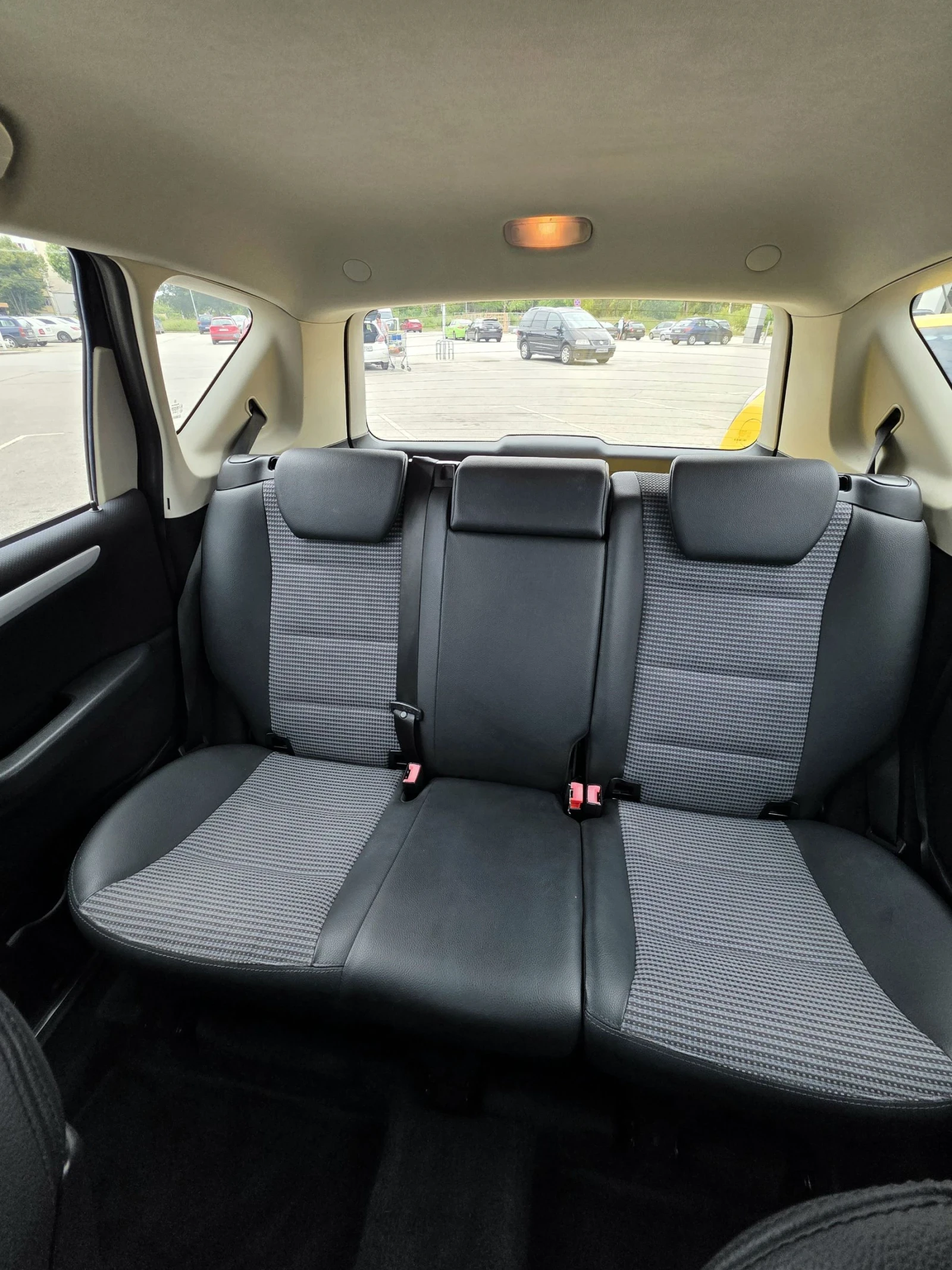 Mercedes-Benz A 180, снимка 13 - Автомобили и джипове - 55403671