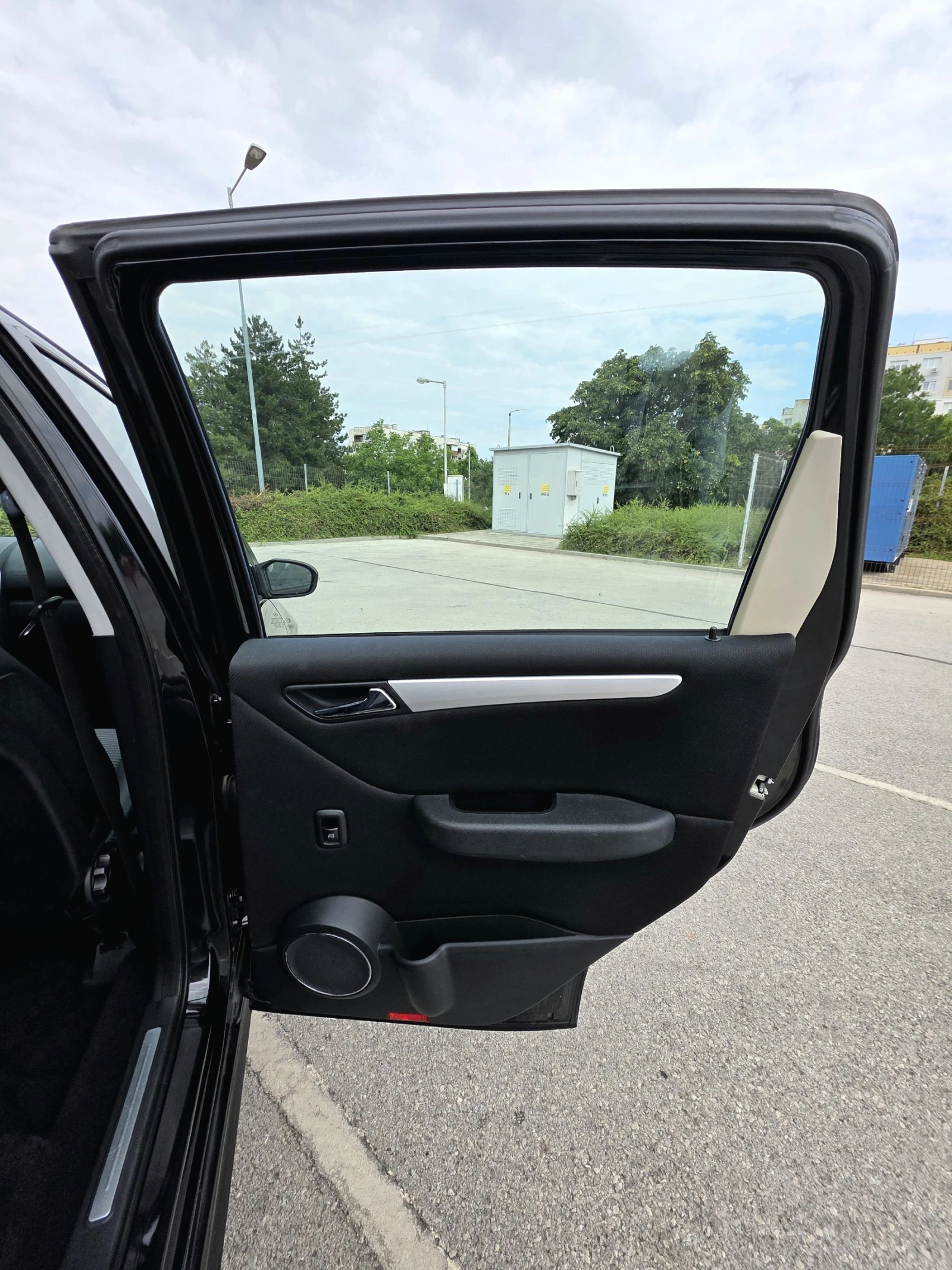 Mercedes-Benz A 180, снимка 7 - Автомобили и джипове - 55403671