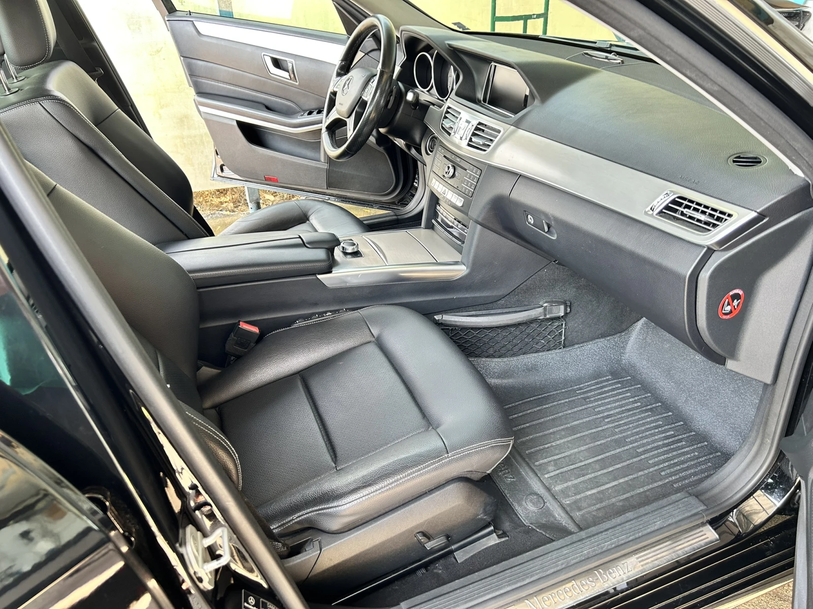 Mercedes-Benz E 200 NAVI* CAMERA* CarPlay* Massage* LED* Facelift | Mobile.bg � ����������� 12