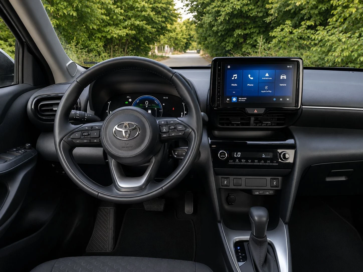 Toyota Yaris Cross Hybrid 1.5 на 1235 км, снимка 9 - Автомобили и джипове - 55840112