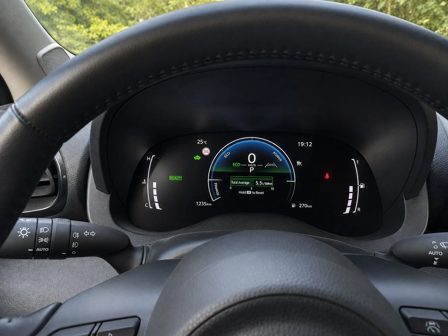 Toyota Yaris Cross Hybrid 1.5 на 1235 км, снимка 8 - Автомобили и джипове - 55840112