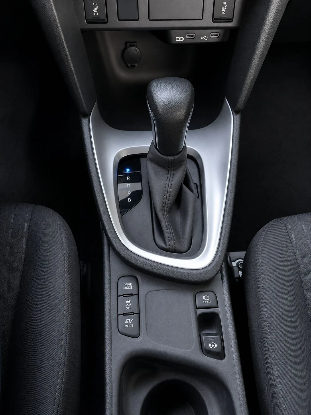 Toyota Yaris Cross Hybrid 1.5 на 1235 км, снимка 13 - Автомобили и джипове - 55840112