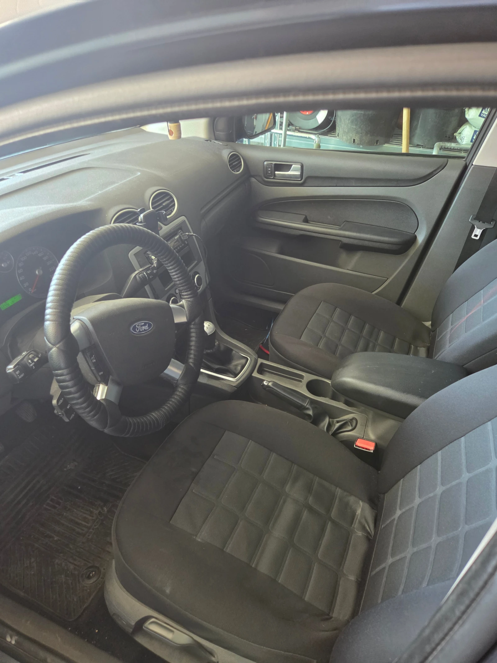 Ford Focus 1.8 тдци, снимка 7 - Автомобили и джипове - 55848190