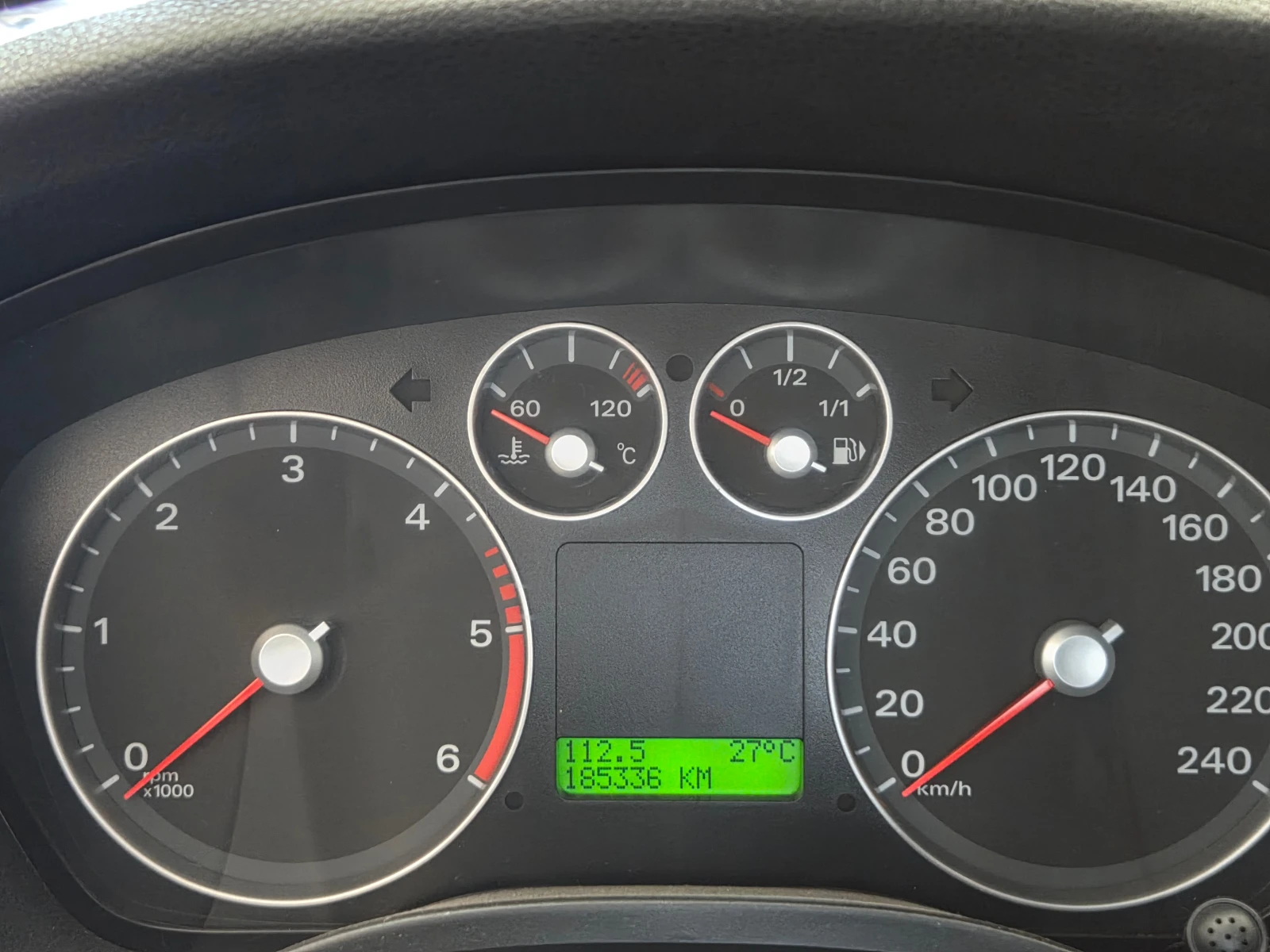 Ford Focus 1.8 тдци, снимка 8 - Автомобили и джипове - 55848190