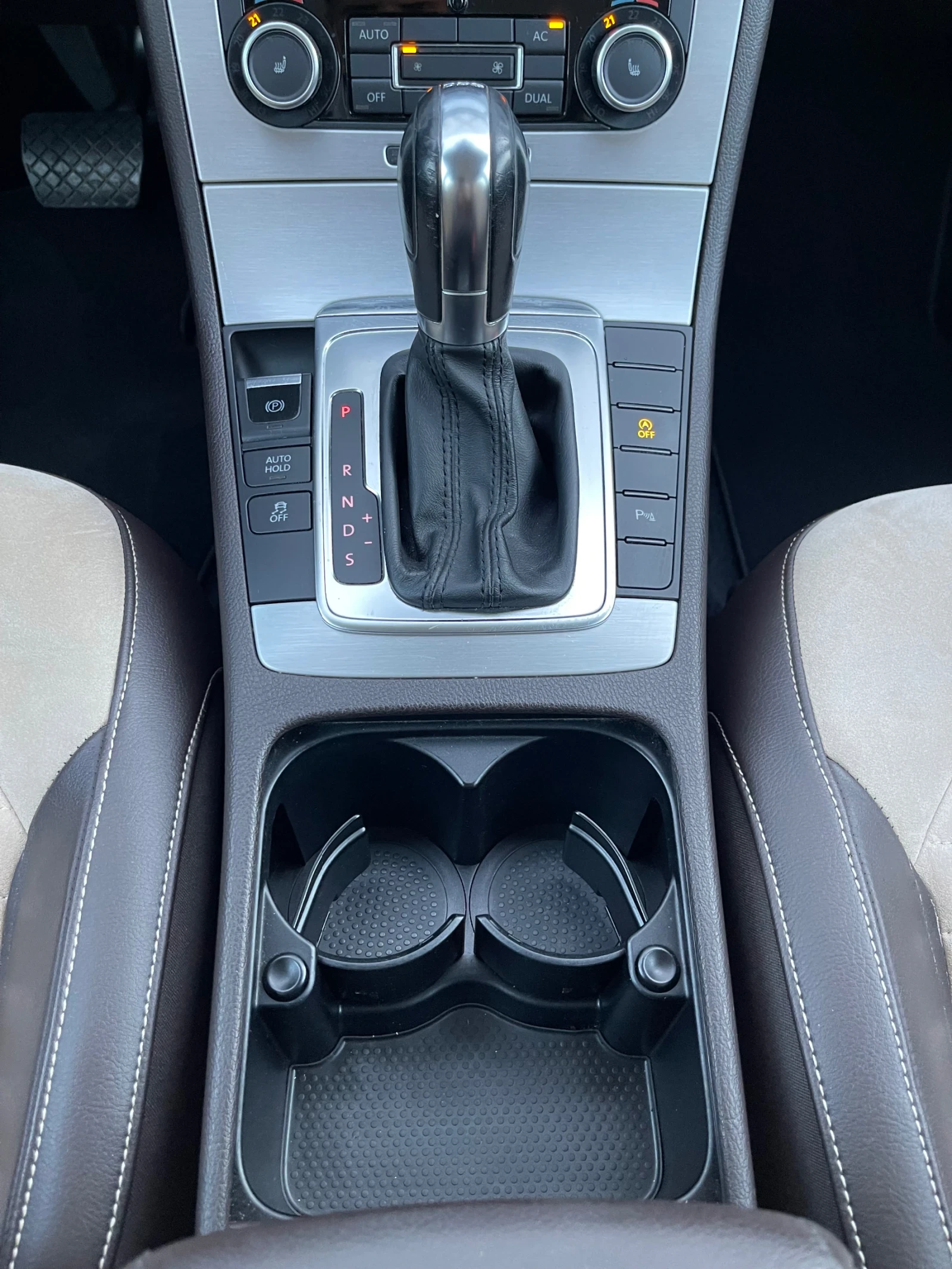 VW Passat 2.0tdi/ Highline / DSG, снимка 15 - Автомобили и джипове - 56012409