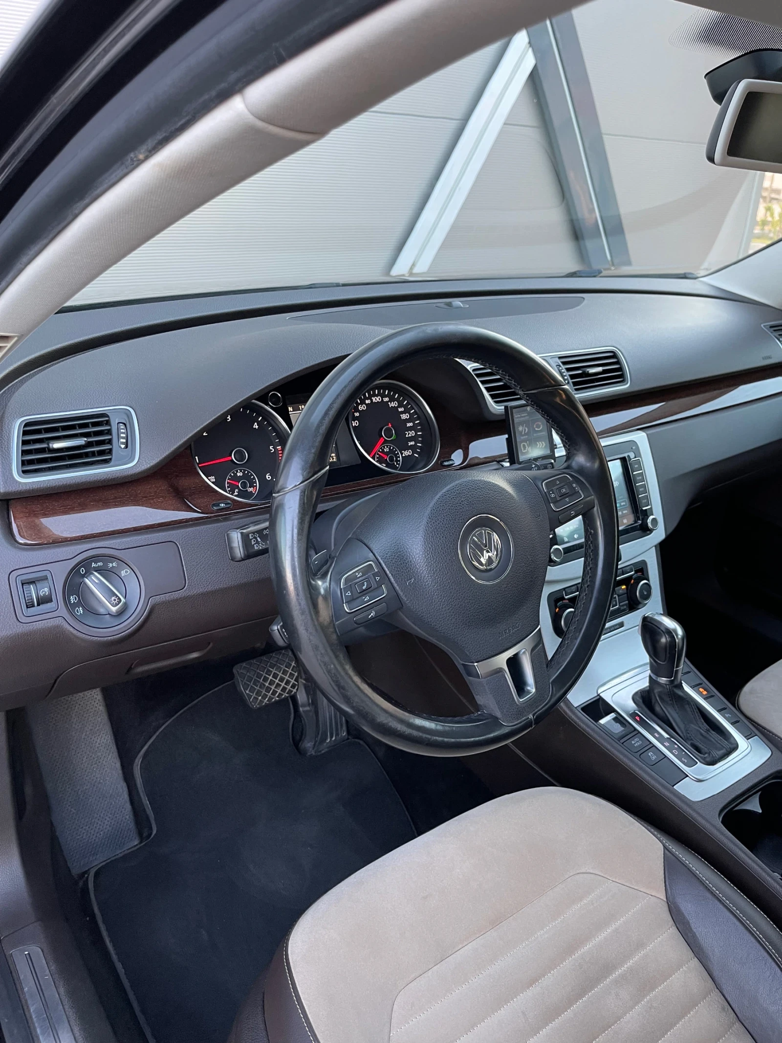 VW Passat 2.0tdi/ Highline / DSG, снимка 8 - Автомобили и джипове - 56012409